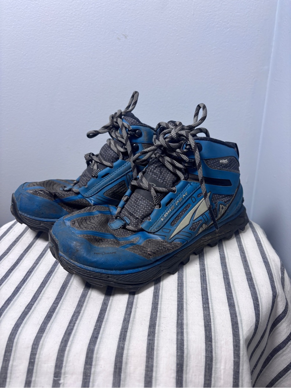 Altra Lone Peak 4 Mid RSM hiking boots size 6.5